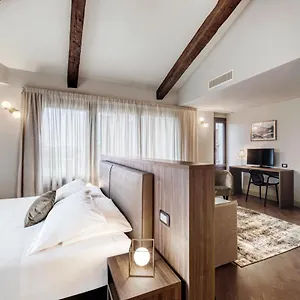 Porta Altinia Hotel